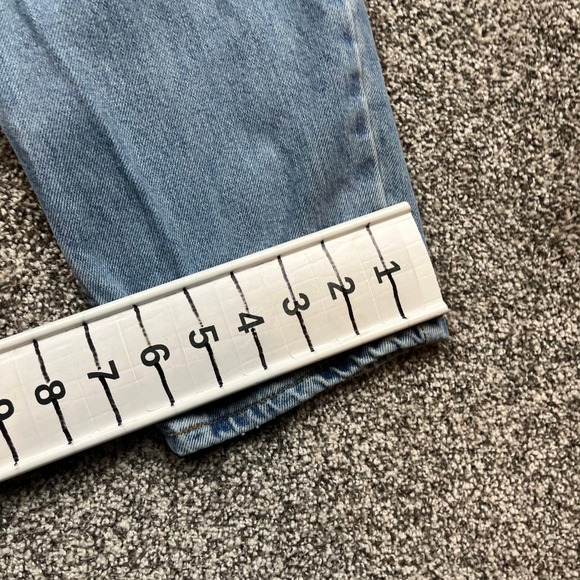 Levi's 550 jeans Womens Relaxed Fit Tapered usa vintage Light Wash 31X28 mom - Picture 6 of 8